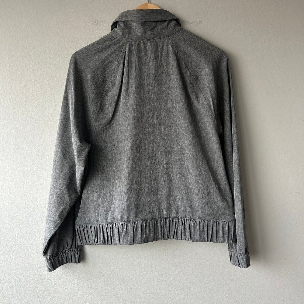 Calvin Klein Zip Front Jacket Women S/M Gray Ruffle Hem Lightweight NWOT - Picture 8 of 10